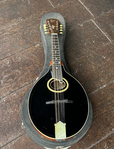 1913 Gibson A-4 Mandolin black finish, rosewood bridge and fretboard with brown finish headstock