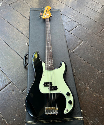Fender Parts Precision Bass, black body, white pickguard, rosewood neck, maple headstock