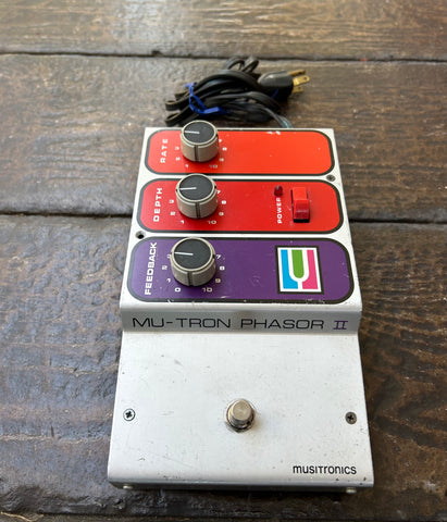 Musitronics Mu-Tron Phase II  red and purple, silver effects pedal