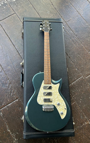 Taylor Solid Body 3 Pickups, electric guitar, blue green finish, rosewood fretboard and brown headstock