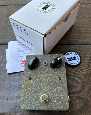 JMAC Guitar Pedals Maestro FZ1B Fuzz, multicolor over grey with two knobs, single button footswitch