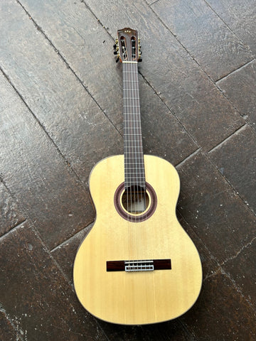 Cordoba C7,Iberia Series Spruce top, rosewood bridge and fretboard, with dark rosewood headstock