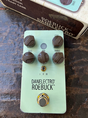 Guitar effects pedal 'Danelectro Roebuck' light green pedal with two control knobs