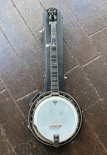 Gold Star Wreath Banjo, white banjo head, chrome ring, ebony fretboard with wreath design inlays and black headstock