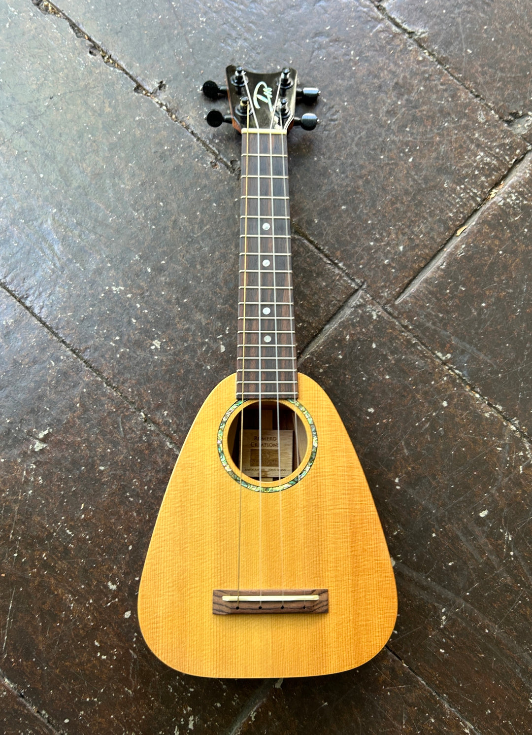 Ukulele – Moze Guitars