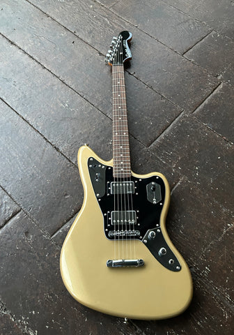 Squier Contemporary Jaguar HH ST Shoreline Gold – Moze Guitars