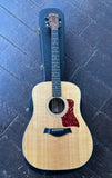 Taylor 210e with hardshell case