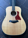 Taylor 210e with hardshell case