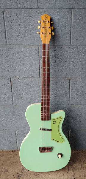 ギター Danelectro U1 Vintage 1957 Danelectro U1 Black Solid Body Electric Guitar