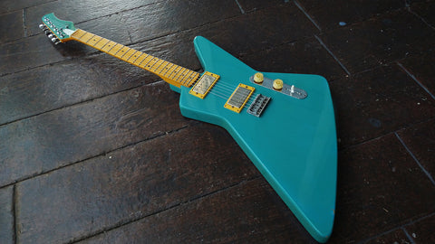 Hondo Deluxe Series 780 Moze Guitars