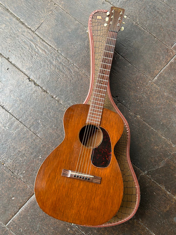 Top View Mahogany small body acoustic, with brown pick-guard, rosewood fretboard , rosewood headstock, martin gold logo