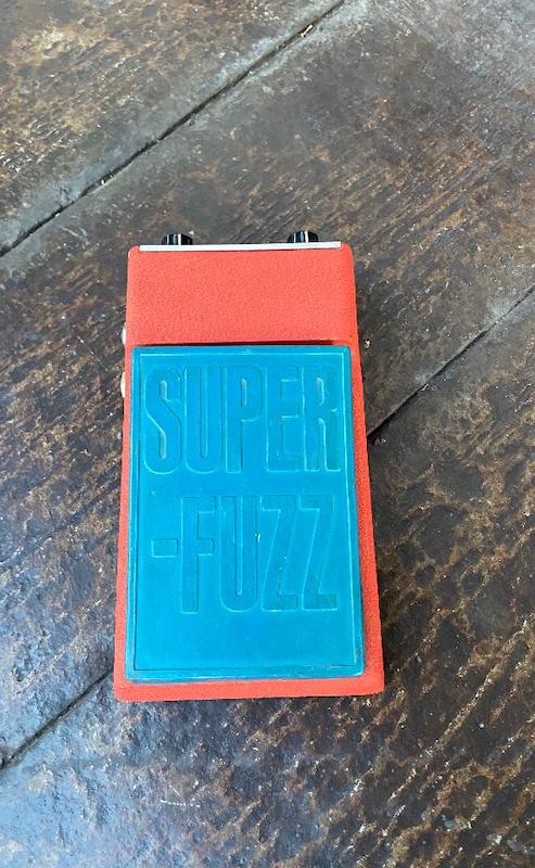 Univox Super Fuzz – Moze Guitars