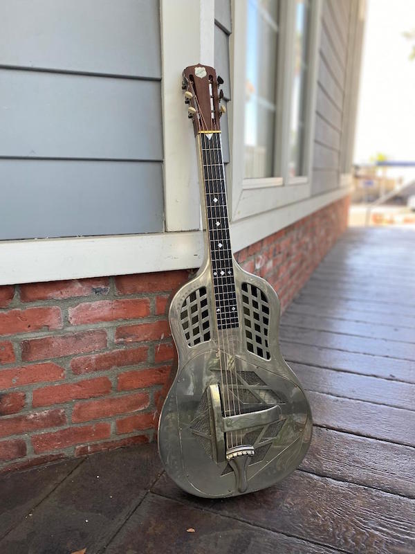 1928 National Style 3, Lily of the Valley Square neck – Moze